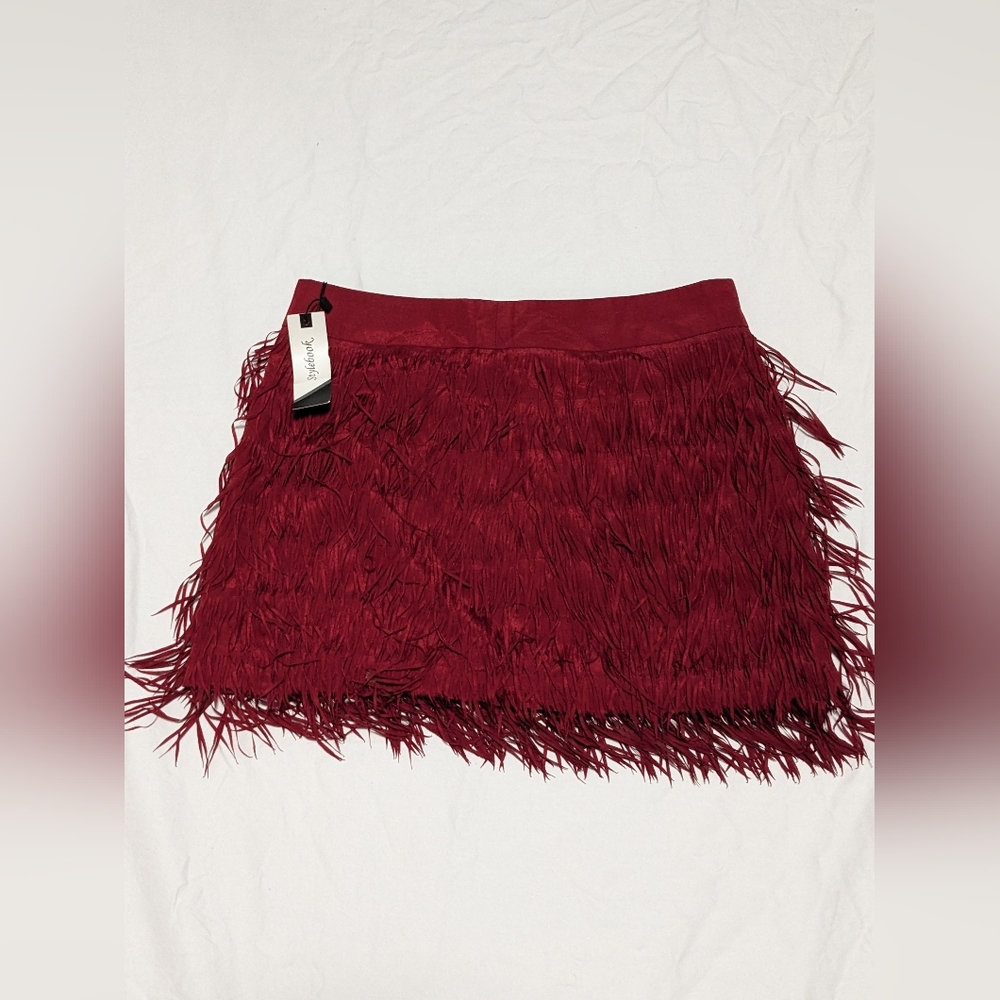 Women's skirt, red, style book